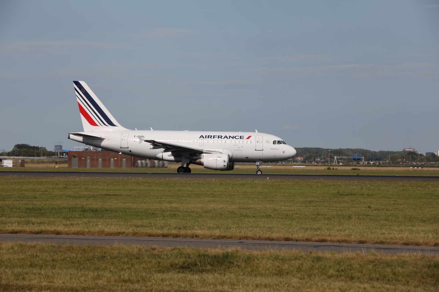 Preview Air France F-GUGL Airbus A318-111 (5).JPG